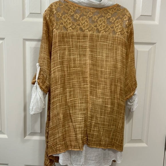 Italy made 100 percent Cotton blouse top with scarf and gold and white with lace - Picture 6 of 15